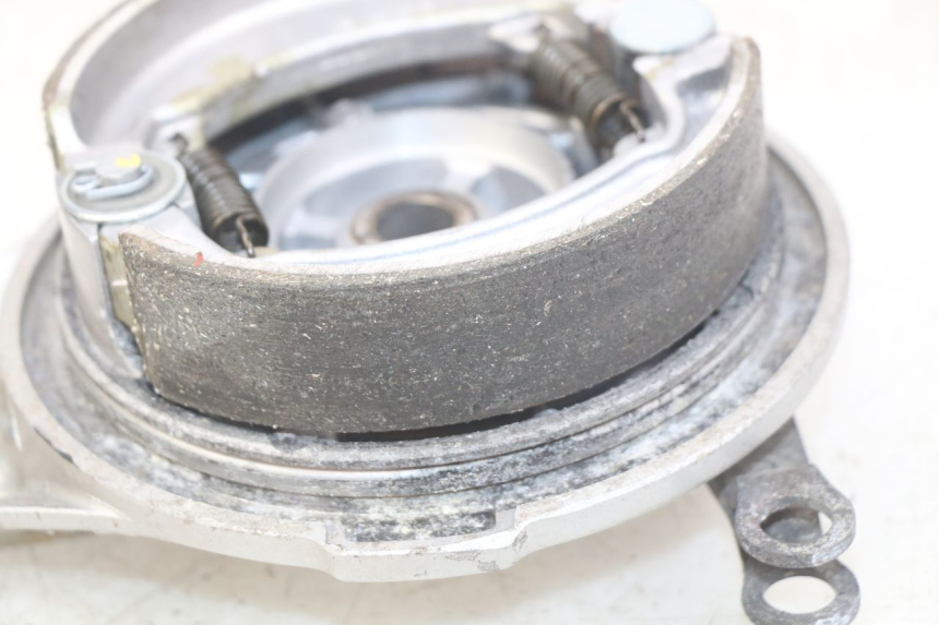 photo de TAMBOUR ARRIERE DAELIM VL DAYSTAR 125 (2000 - 2011) - Détail de la pièce