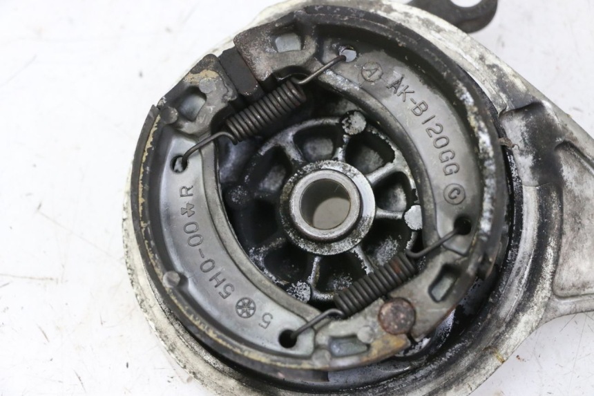 photo de TAMBOUR ARRIERE YAMAHA SR 125 (1982 - 2003) - Gros plan technique