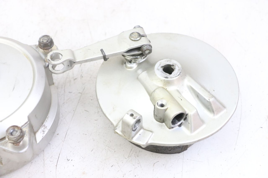 photo de TAMBOUR AVANT HONDA SCV LEAD 100 (2003 - 2007) - Points de fixation