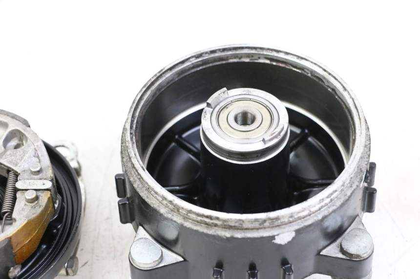 photo de TAMBOUR AVANT MBK OVETTO ONE 2T 50 (2013 - 2017) - Gros plan technique