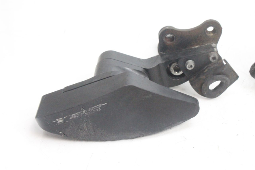 photo de TAMPON MOTEUR KAWASAKI ER-6 ER6 F ABS 650 (2012 - 2016) - Détail de la pièce