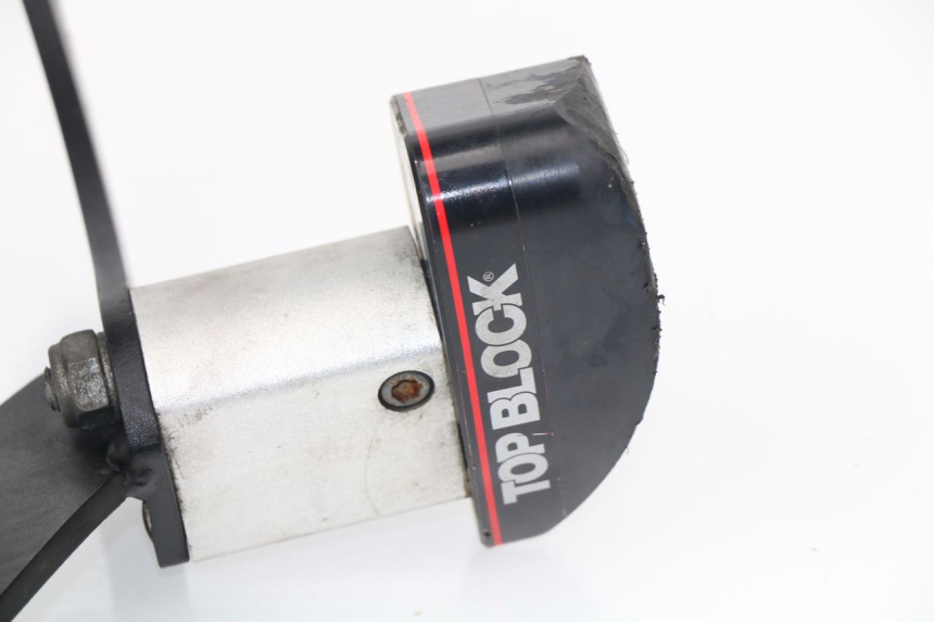 photo de TAMPON MOTEUR SUZUKI GSF N BANDIT 1250 (2007 - 2010) - Zoom état d’usage