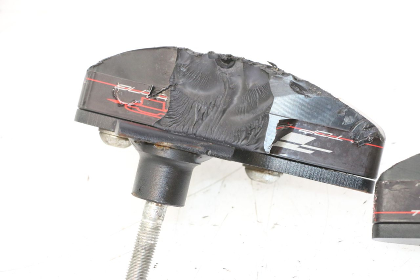 photo de TAMPON MOTEUR SUZUKI GSR 600 (2005 - 2012) - Vue d’ensemble