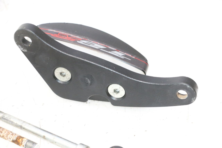 photo de TAMPON MOTEUR SUZUKI SV S 650 (2003 - 2009) - Points de fixation