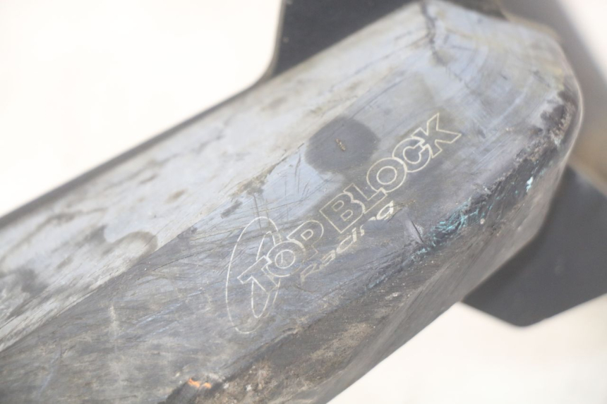 photo de TAMPON MOTEUR KAWASAKI Z 750 (2007 - 2013) - Gros plan technique