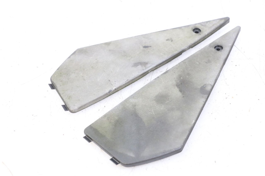 photo de TAPIS MARCHE PIED APRILIA SR MOTARD 50 (2012 - 2018) - Autre angle de vue