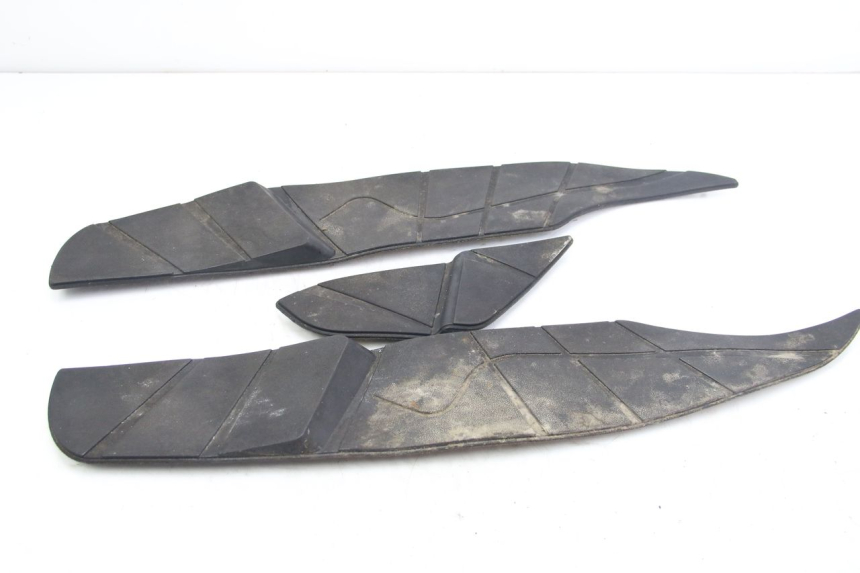 photo de TAPIS MARCHE PIED APRILIA ATLANTIC 500 (2002 - 2003) - Vue principale