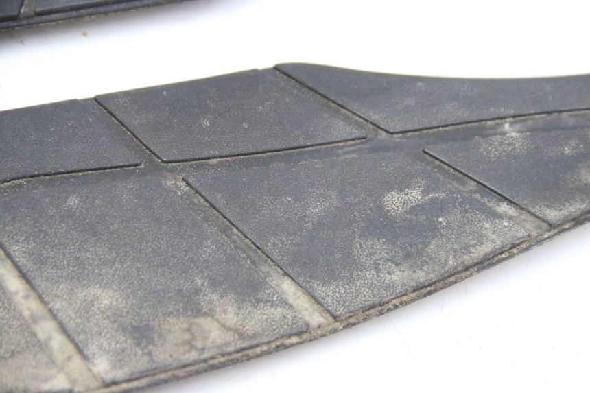 photo de TAPIS MARCHE PIED APRILIA ATLANTIC 500 (2002 - 2003) - Vue produit