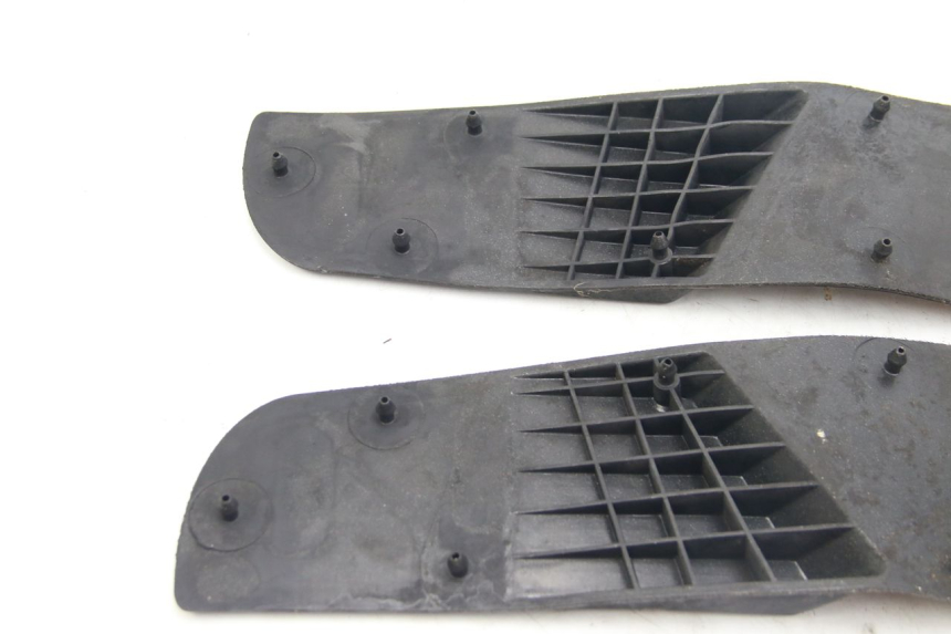 photo de TAPIS MARCHE PIED APRILIA ATLANTIC 500 (2002 - 2003) - Pièce contrôlée