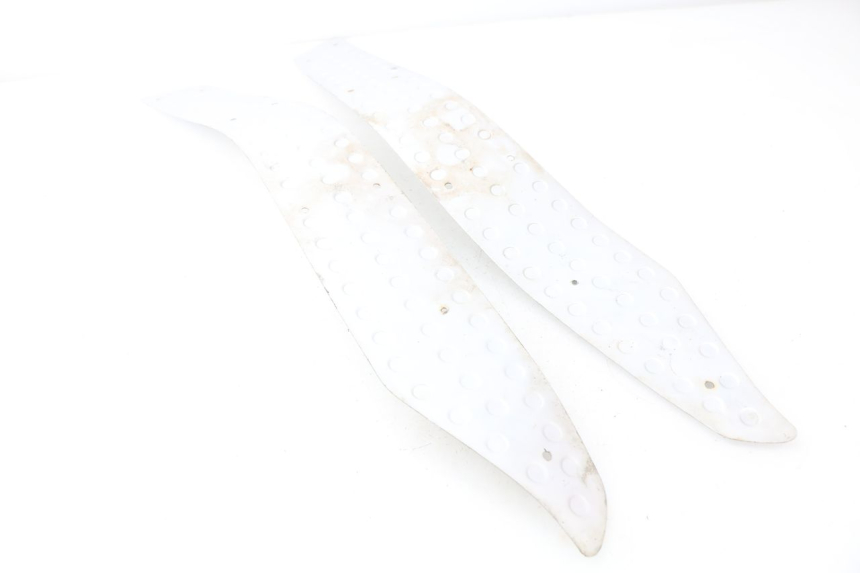 photo de TAPIS MARCHE PIED JONWAY AZTRAL 125 (2008 - 2017) - Détail de la pièce