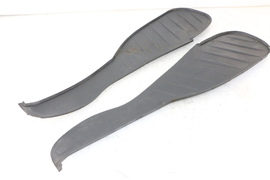 photo de TAPIS MARCHE PIED BMW C1 125 (2000 - 2003) - Vue principale