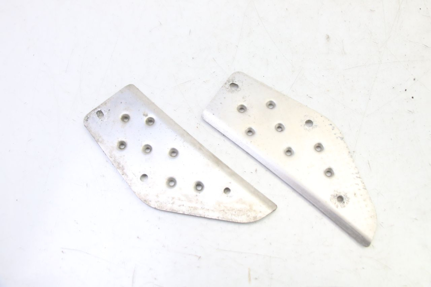 photo de TAPIS MARCHE PIED YAMAHA BW'S 100 (1999 - 2002) - Détail de la pièce