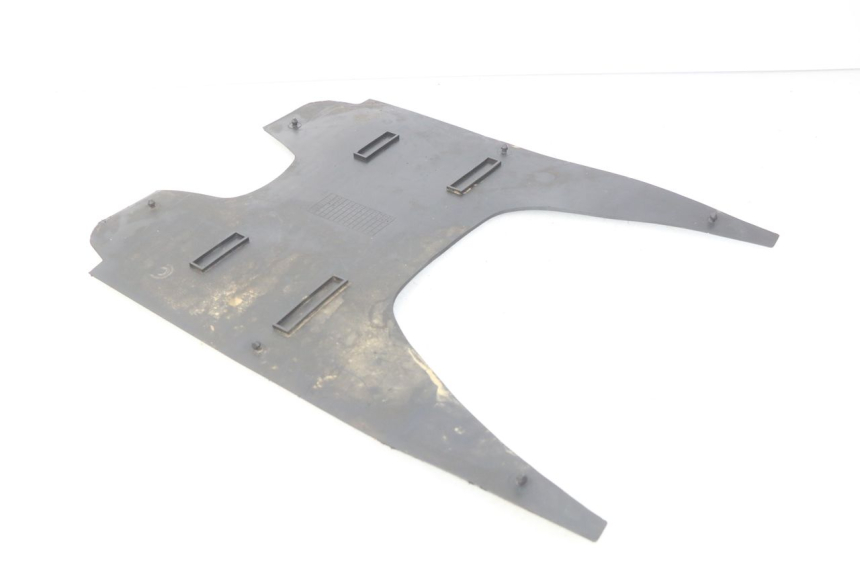 photo de TAPIS MARCHE PIED SUZUKI CP 80 (1985 - 1996) - Détail de la pièce