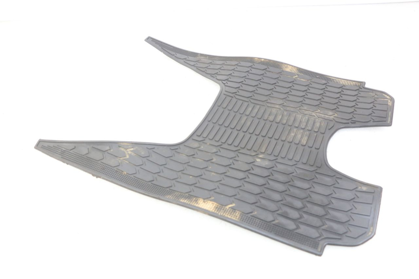 photo de TAPIS MARCHE PIED SUZUKI CP 80 (1985 - 1996) - Autre angle de vue