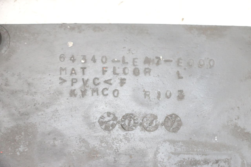 photo de Floor mat KYMCO DINK STREET ABS 125 (2011 - 2018) - Zoom état d’usage