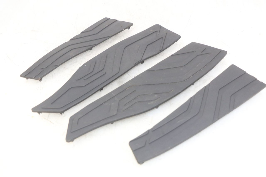 photo de TAPIS MARCHE PIED KYMCO DOWNTOWN ABS 125 (2015 - 2017) - Vue principale