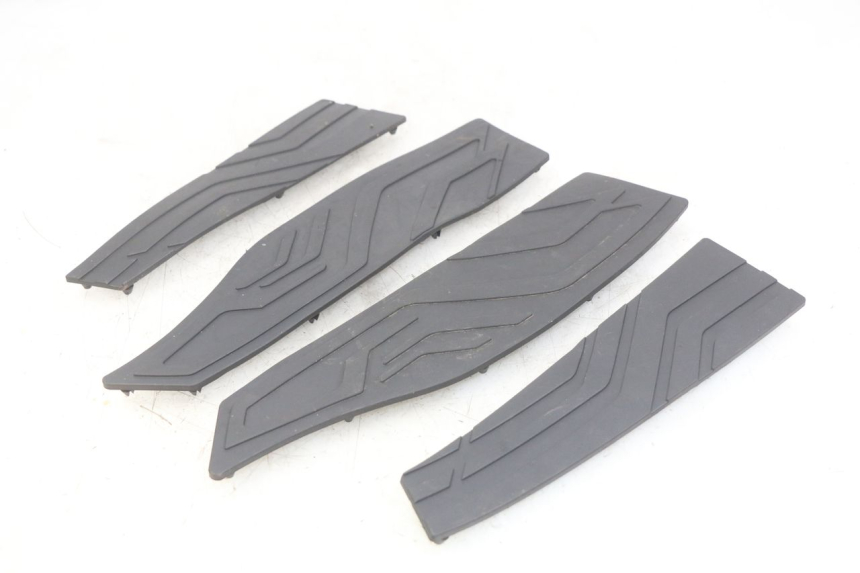 photo de TAPIS MARCHE PIED KYMCO DOWNTOWN ABS 125 (2015 - 2017) - Zoom état d’usage