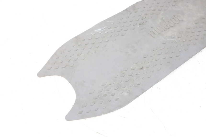 photo de TAPIS MARCHE PIED SEGWAY NINEBOT F65I 1 - Gros plan technique