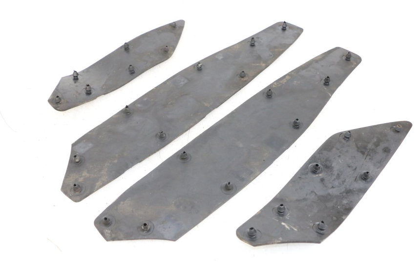 photo de TAPIS MARCHE PIED HONDA FES S-WING SWING ABS 125 (2007 - 2015) - Détail de la pièce