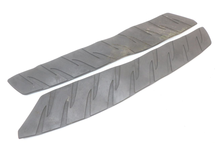 photo de TAPIS MARCHE PIED HONDA FJS SILVER WING SILVERWING 400 (2005 - 2008) - Vue principale