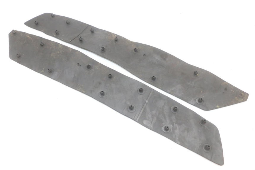 photo de TAPIS MARCHE PIED HONDA FJS SILVER WING SILVERWING 400 (2005 - 2008) - Gros plan technique