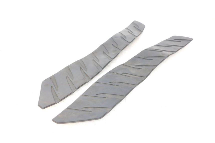 photo de TAPIS MARCHE PIED HONDA FJS SILVER WING SILVERWING 400 (2005 - 2008) - Vue d’ensemble