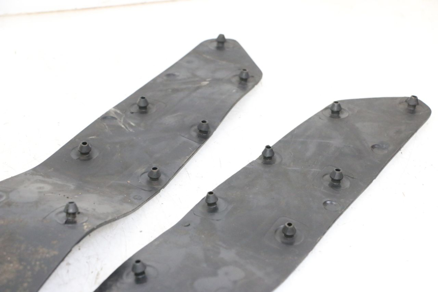 photo de TAPIS MARCHE PIED HONDA FORZA ABS 300 (2013 - 2017) - Zoom état d’usage