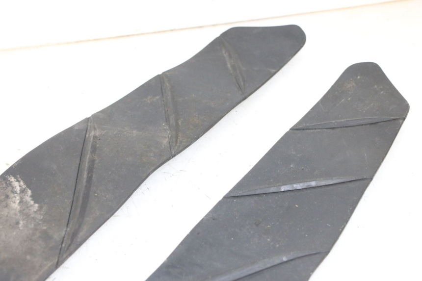 photo de TAPIS MARCHE PIED HONDA FORZA ABS 300 (2013 - 2017) - Vue d’ensemble