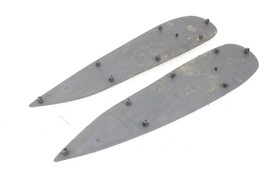 photo de TAPIS MARCHE PIED PEUGEOT GEOPOLIS RS 125 (2007 - 2009) - Zoom état d’usage