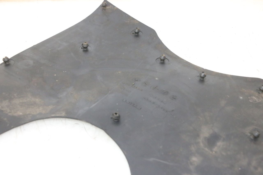 photo de TAPIS MARCHE PIED KYMCO GRAND DINK 125 (2002 - 2007) - État de surface