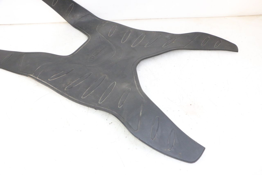 photo de TAPIS MARCHE PIED DAELIM HISTORY 125 (2001 - 2002) - Zoom état d’usage