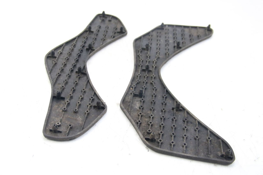 photo de TAPIS MARCHE PIED YAMAHA HW XENTER 125 (2011 - 2017) - Autre angle de vue