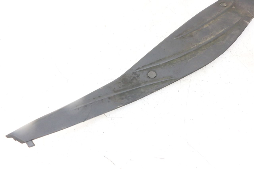 photo de TAPIS MARCHE PIED PIAGGIO IE MP3 YOURBAN 300 (2011 - 2016) - Gros plan technique