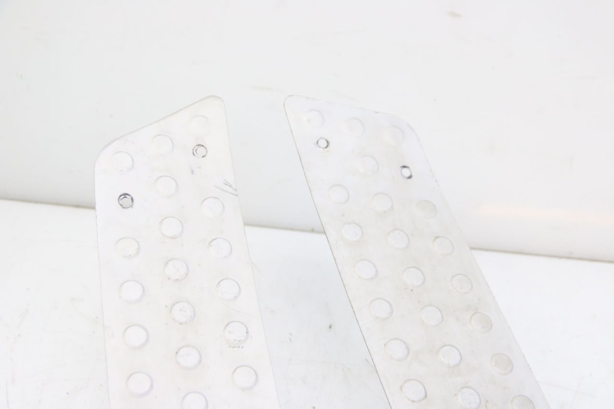 photo de TAPIS MARCHE PIED REVATTO IMPERATOR 125 (2007 - 2015) - Gros plan technique