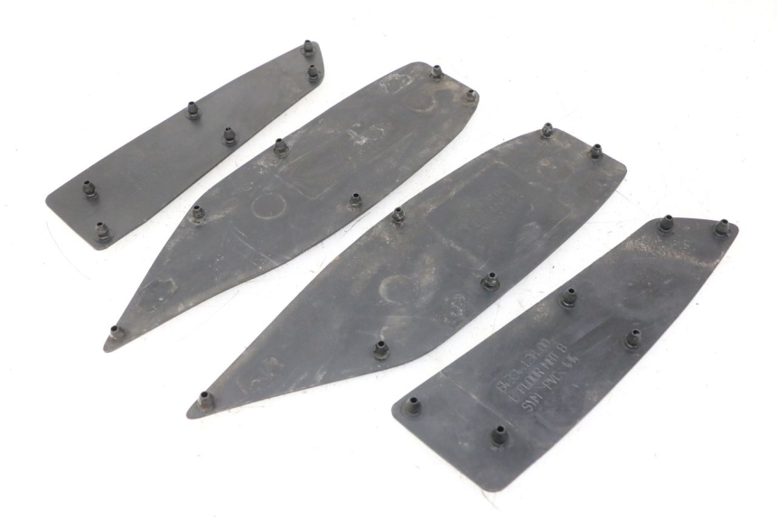 photo de TAPIS MARCHE PIED SYM JOYMAX 125 (2010 - 2017) - Détail de la pièce