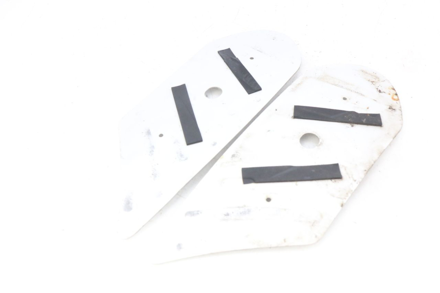 photo de TAPIS MARCHE PIED PEUGEOT KISBEE 2T 50 (2010 - 2017) - Détail de la pièce