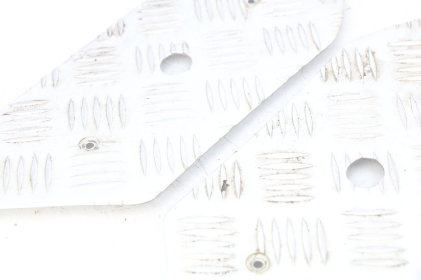 photo de TAPIS MARCHE PIED PEUGEOT KISBEE 2T 50 (2010 - 2017) - Autre angle de vue