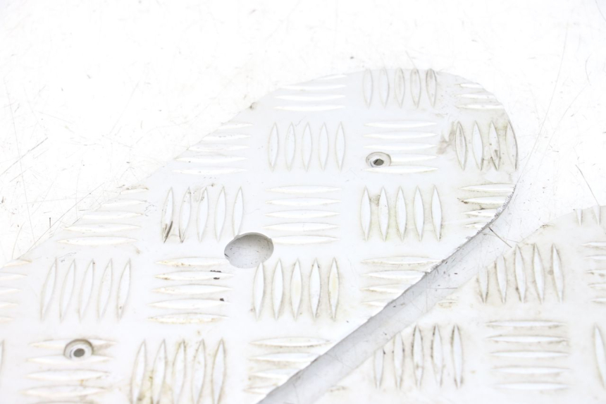 photo de TAPIS MARCHE PIED PEUGEOT KISBEE 4T 50 (2018 - 2022) - Autre angle de vue