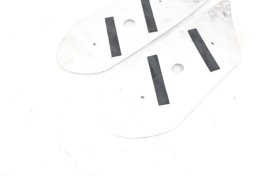 photo de TAPIS MARCHE PIED PEUGEOT KISBEE 4T 50 (2018 - 2022) - Détail de la pièce