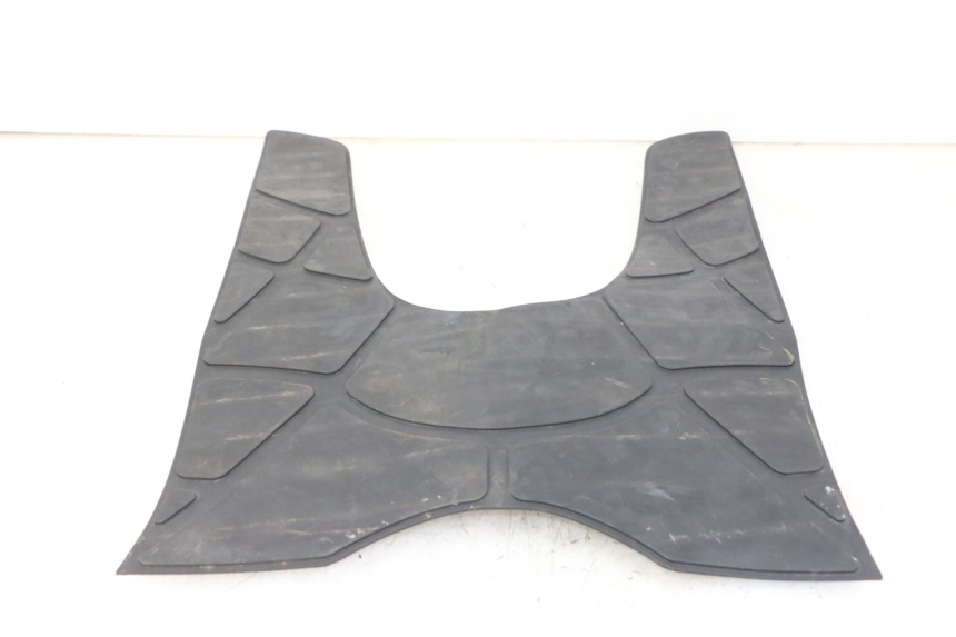 photo de TAPIS MARCHE PIED KYMCO GRAND DINK 125 (2008 - 2014) - Autre angle de vue