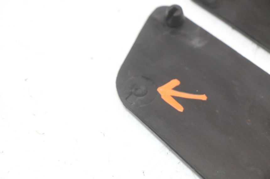 photo de TAPIS MARCHE PIED KYMCO X-TOWN XTOWN 125 (2016 - 2021) - État de surface