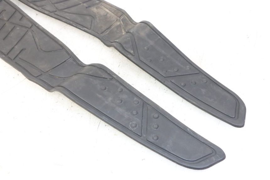 photo de TAPIS MARCHE PIED KYMCO XCITING 500 (2007 - 2010) - Zoom état d’usage