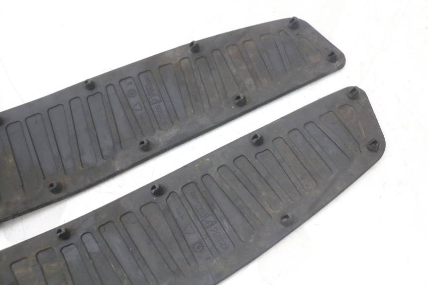 photo de TAPIS MARCHE PIED PIAGGIO MP3 HPE 350 (2018 - 2020) - Pièce contrôlée