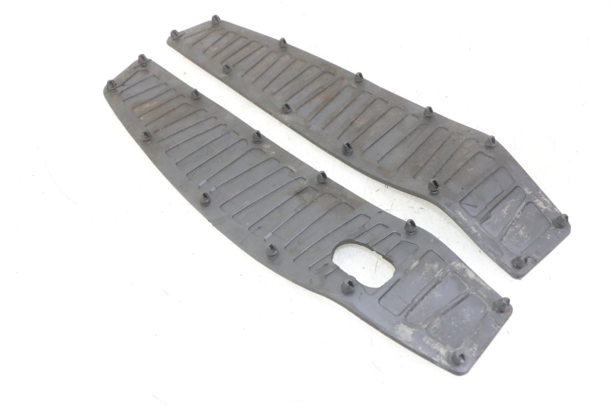 photo de TAPIS MARCHE PIED PIAGGIO MP3 LT 300 (2010 - 2016) - Détail de la pièce