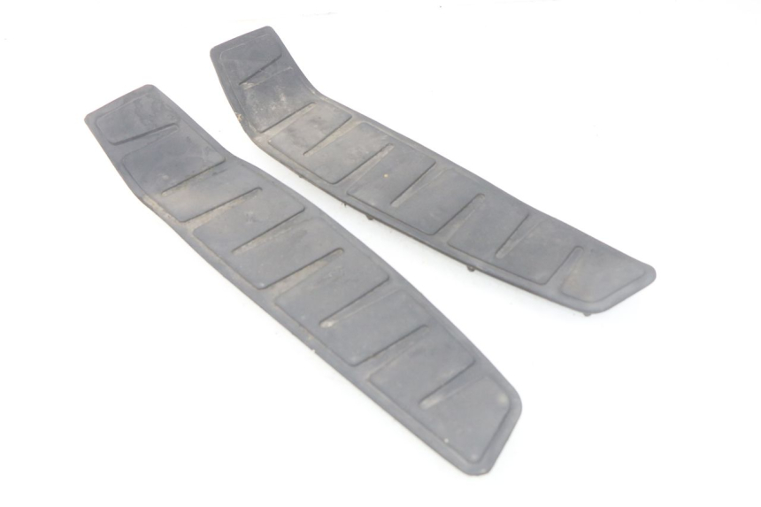 photo de TAPIS MARCHE PIED PIAGGIO MP3 125 (2006 - 2014) - Vue principale