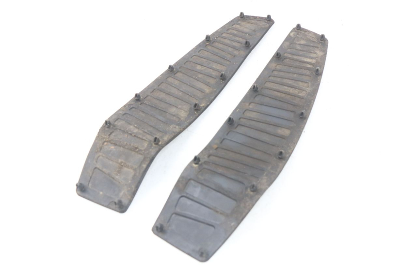 photo de TAPIS MARCHE PIED PIAGGIO MP3 125 (2006 - 2014) - Détail de la pièce