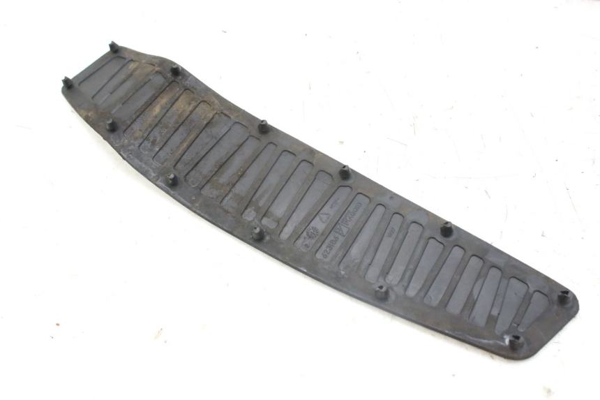 photo de TAPIS MARCHE PIED PIAGGIO MP3 RL 250 (2006 - 2010) - Détail de la pièce