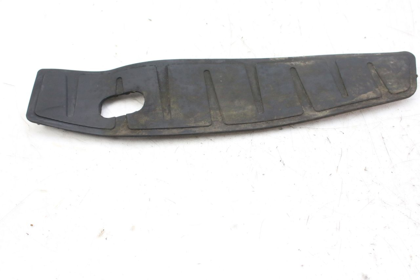 photo de TAPIS MARCHE PIED PIAGGIO MP3 RL 250 (2006 - 2010) - Autre angle de vue