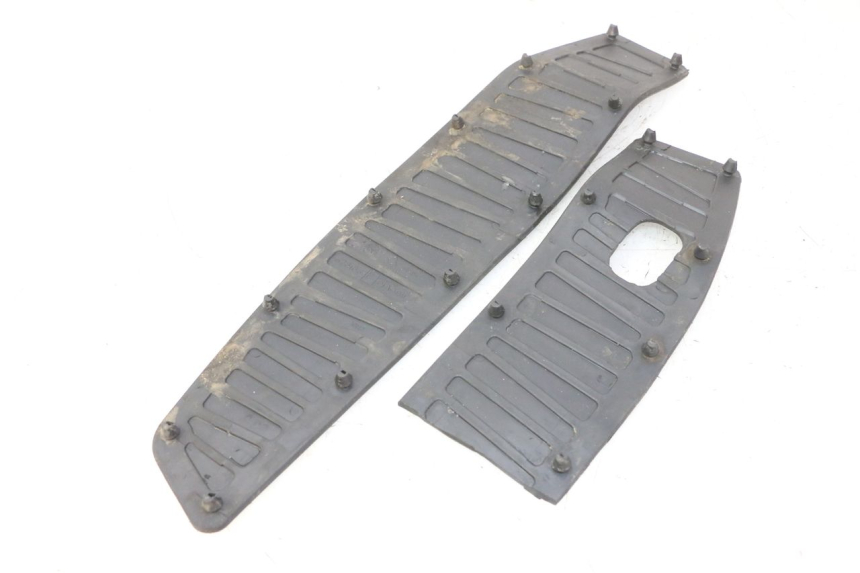 photo de TAPIS MARCHE PIED PIAGGIO MP3 RL 250 (2006 - 2010) - Détail de la pièce