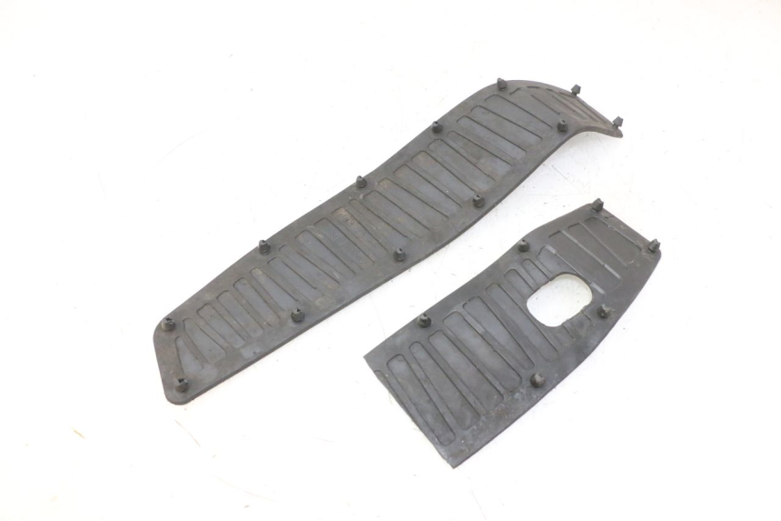 photo de TAPIS MARCHE PIED PIAGGIO MP3 RL 250 (2006 - 2010) - Détail de la pièce